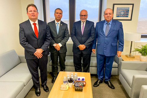 Governador Ibaneis Rocha se reúne com diretor-executivo do FMI em Washington