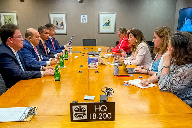 Governador discute financiamento de projetos com equipe do Banco Mundial
