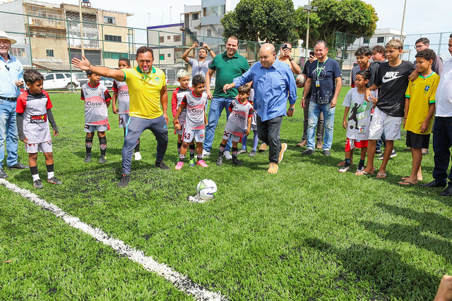 22/03/2024 - Campo de grama sintética na Guariroba é devolvido à comunidade