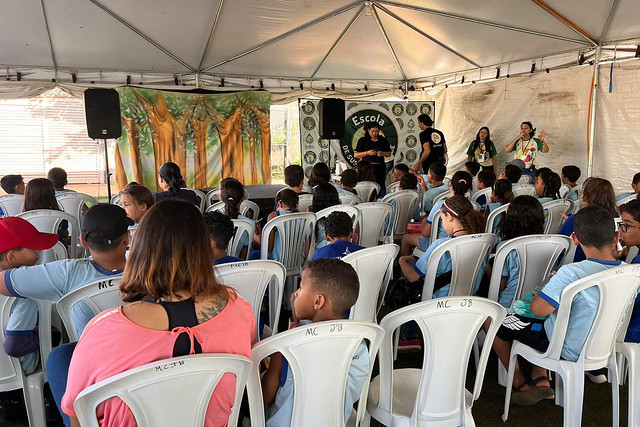 17/05/2024 - Projeto oferece oficina de brinquedos recicláveis a estudantes de São Sebastião