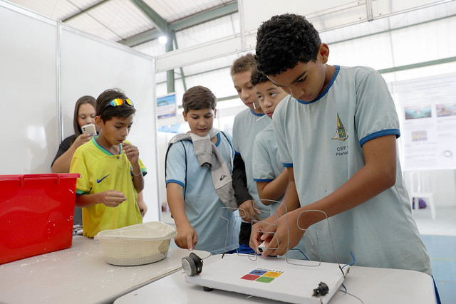 03/09/2025 - Centro de ensino de Planaltina recebe última etapa do 14° Circuito de Ciências, com projetos sobre o uso da água