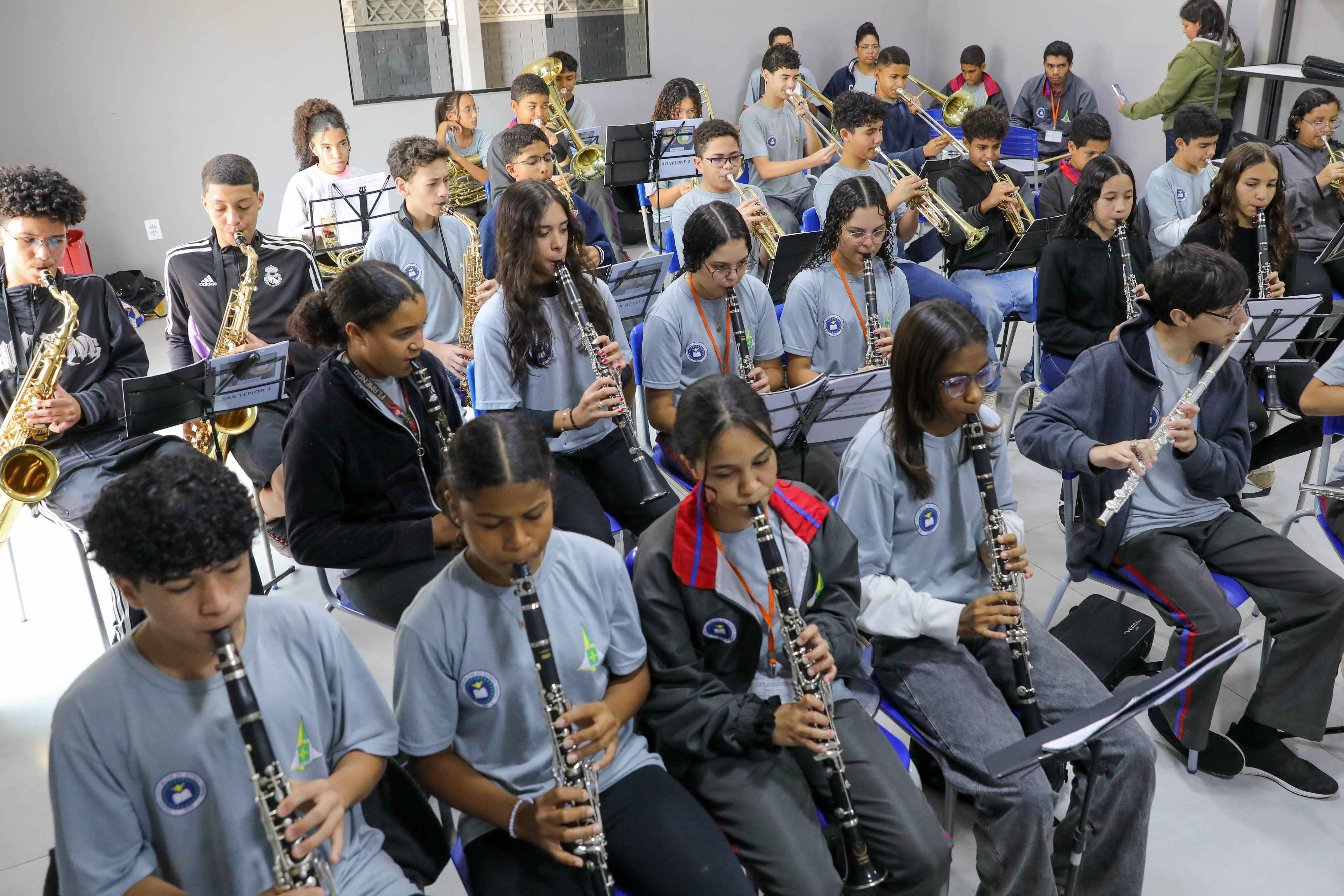07/09/2025 - Projeto de musicalização melhora concentração e disciplina de estudantes do DF