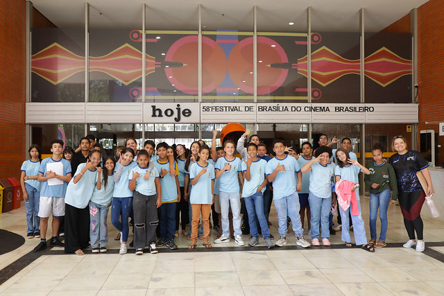 15/09/2025 - GDF promove sessão especial para 400 estudantes da rede pública no Festival de Cinema de Brasília
