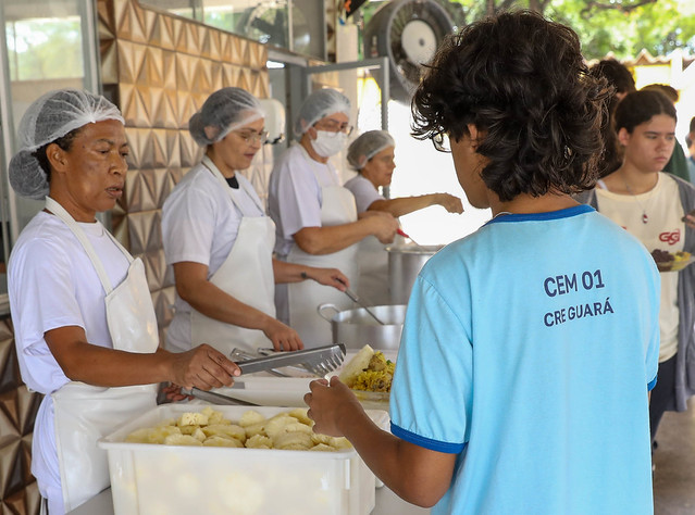 08/12/2025 - Agricultura familiar abastece escolas públicas do DF e garante alimentação de qualidade para 697 unidades